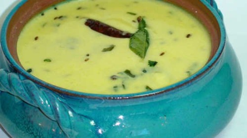 gujarati Kadi with curry leaves