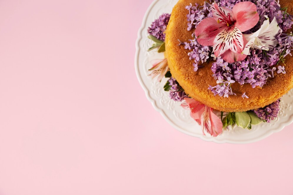 Edible cake flowers